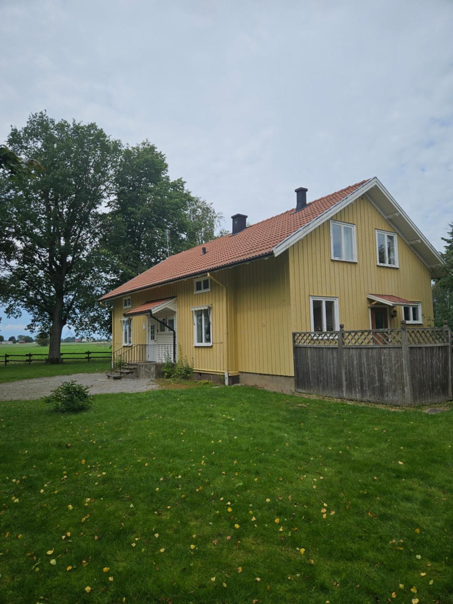 Oernsro Boende Och Staellplatser Skara Habitación foto